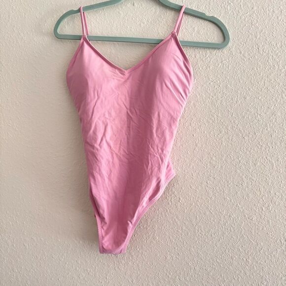 J. Crew Rounded V neck One piece Swimsuit in Pink 8 - Picture 1 of 5